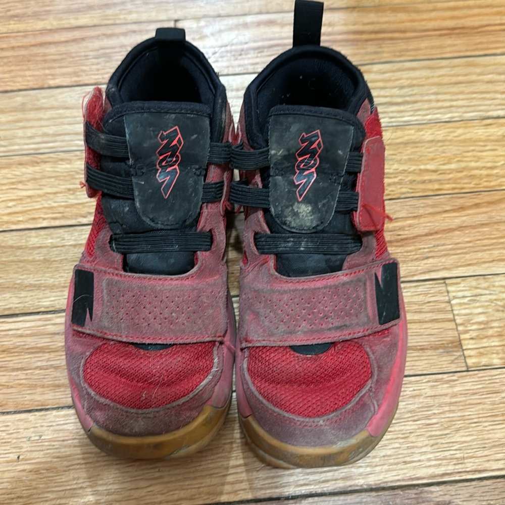 [DV2462-600] Air Jordan ZION 2 PS 'RED SUEDE GUM' size 1.5Y
